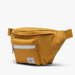 Herschel crossbody Seventeen Bag!